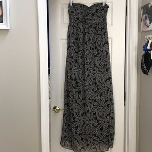 Jessica Simpson maternity maxi
